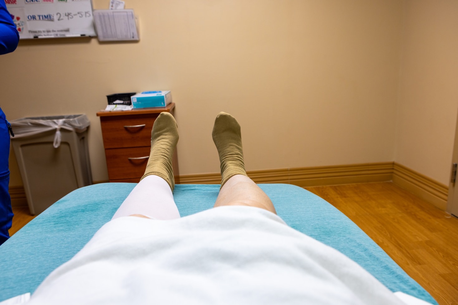 Nichtoperative Behandlungsoptionen bei Knieschmerzen